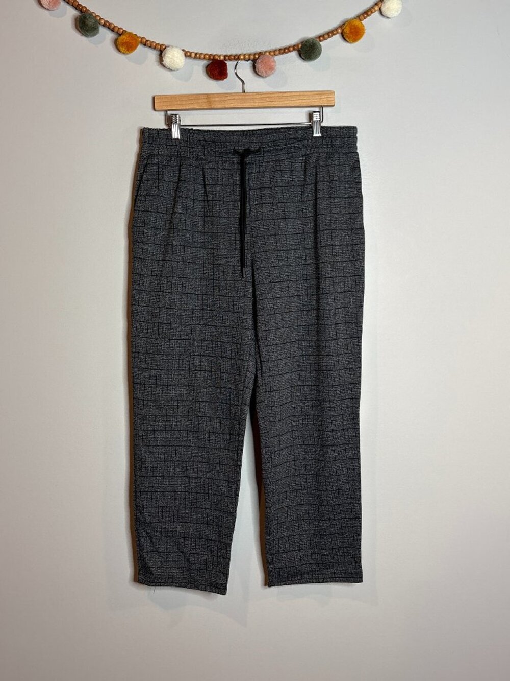 A New Day black and grey pull on plaid pants
